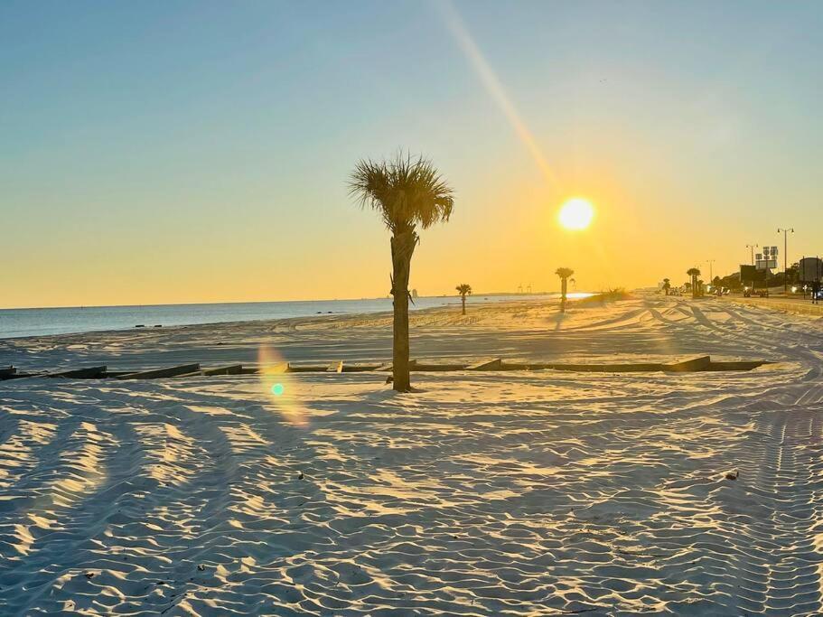 Feels Like Home Escape, 1/2 Mile To Beach ガルフポート エクステリア 写真